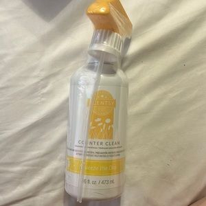 Counter cleaner. Scentsy.